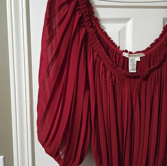 Max Studio Red Off-Shoulder Plisse Mini Dress, Puff Sleeves, Drop Waist, EUC! - Picture 7 of 9